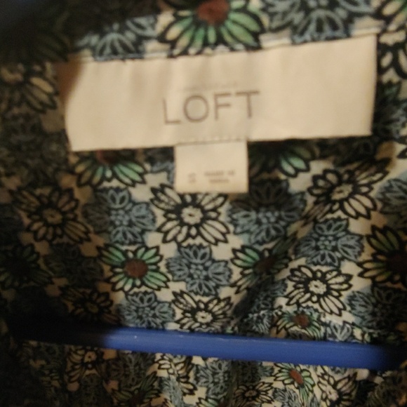 Ann Taylor Loft Patterned Button Down Shirt - Picture 4 of 5